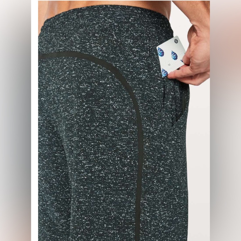 Lululemon Pace Breaker Short 9" Linerless
Mix Match Asphalt Grey Black - Picture 3 of 5